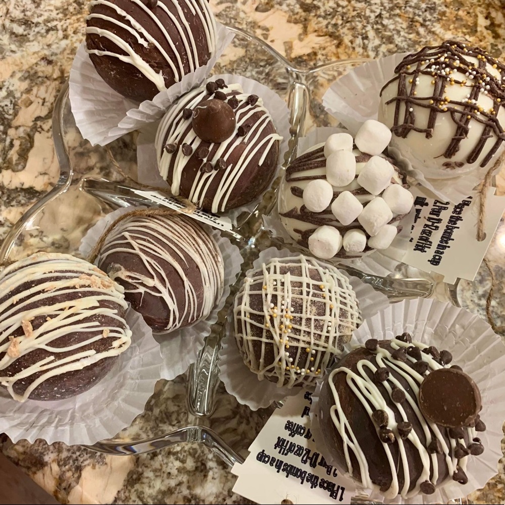 12 Cocoa Bombs